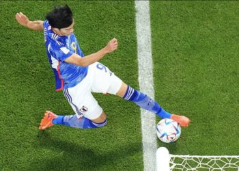 فضيحة مدوية..حكم “VAR” يمنح هدف الفوز لليابان