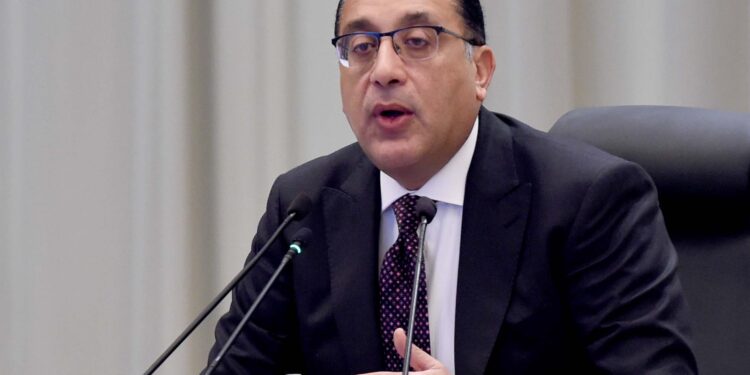 مدبولى من “حدائق العاصمة ”  : كافة المصانع عادت للعمل بكامل طاقتها