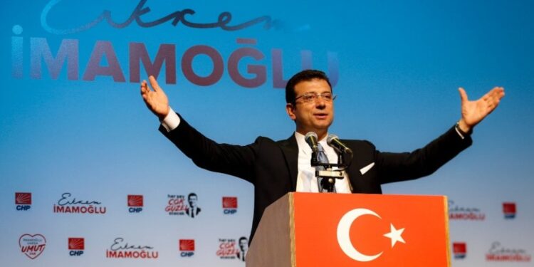 الفرصة الوحيدة ..إمام أوغلو والتحول الديمقراطى فى تركيا