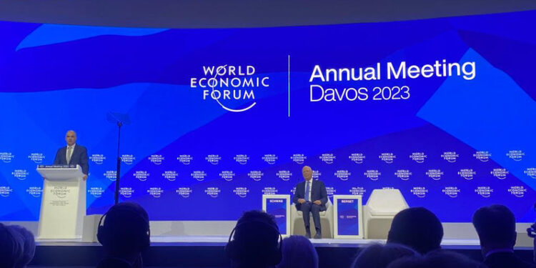 سلطنة عُمان تشارك في المنتدى الاقتصادي العالمي “دافوس 2023”