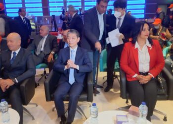 «مصر للطيران»: 1200 شركة صينية تقدمت بطلبات تنظيم رحلات لمصر