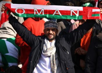 خليجي 25.. مشجعون عُمانيون يعودون لبلادهم بعد حادث تدافع الجماهير “المميت” لدخول استاد البصرة