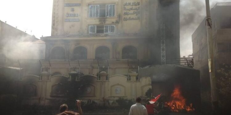 محاكمة محمد بديع وقيادات الإخوان اليوم في قضية أحداث المنصة