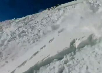 انهيار جليدي في جبال الآلب الفرنسية يودي بحياة 6 أشخاص