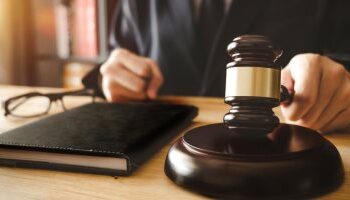 إحالة أوراق المتهم بقتل زوجته بعد 48 ساعة من حفل زفافهما لفضيلة المفتي