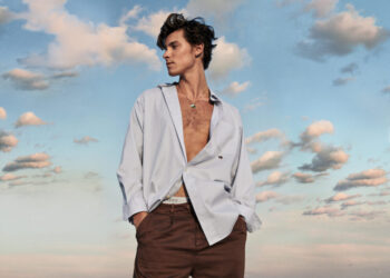 تعاون مجموعة تومي هيلفيغر وشون مينديز لتحقيق كلاسيكيات أفضل في ربيع عام 2023