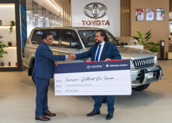 “الفطيم تويوتا” تحتفل برابط مميز مدته 25 عاما مع أحد زبائنها