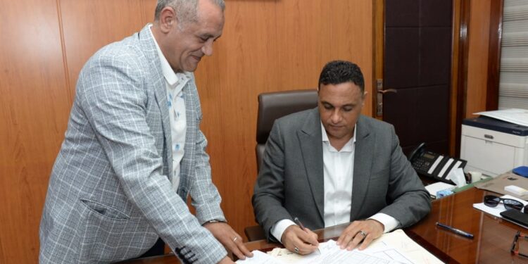 محافظ الدقهلية يعتمد تنسيق القبول بالثانوي العام بمجموع 243 درجة  .