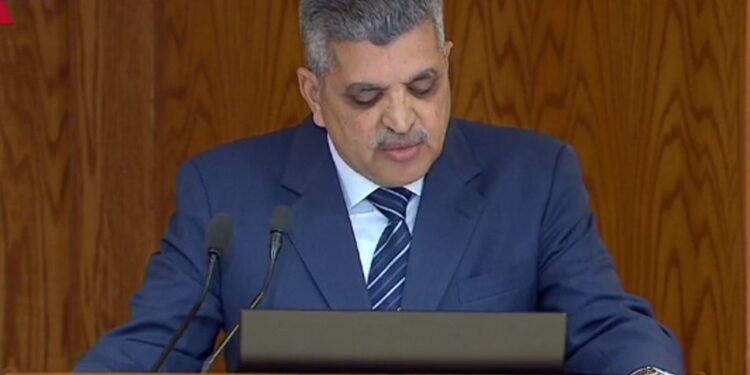 توقعات بزيادة عائدات قناة السويس 50% خلال 2024