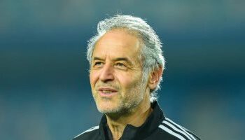 كولر يناقش مع جهاز الأهلى برنامج التحضير لمباراة القمة أمام الزمالك