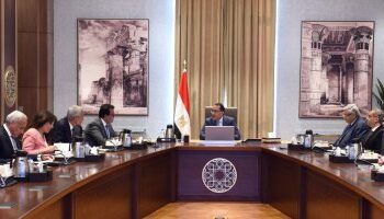 رئيس الوزراء يتابع موقف توافر الأدوية والمستلزمات الطبية للقطاع الصحى