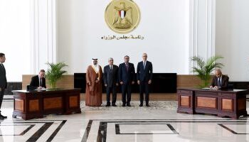 رئيس الوزراء يشهد توقيع وثيقة إتاحة الأرض لتطوير مشروع طاقة رياح بغرب سوهاج