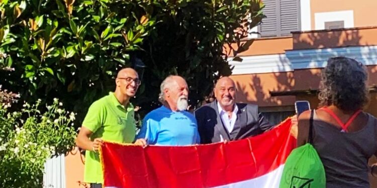 ماراثون السباحة الدولية (كابري _ نابولي)