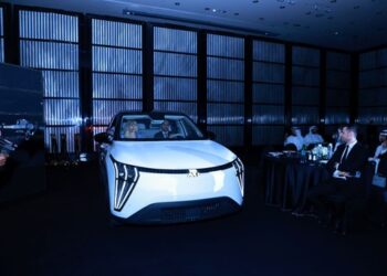 تكنولوجيا فائقة وقيادة استثنائية مع سيارة إس يو في الجديدة  من أي اكس إل للمركبات الكهربائية