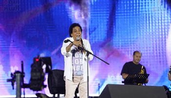 محمد منير يقدم حفلا أسطوريا فى مهرجان العلمين ويرفع شعار “كامل العدد”
